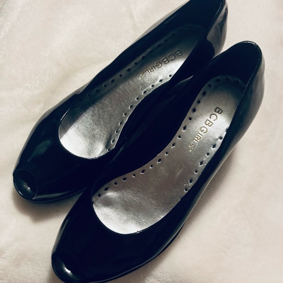 BCBG Peep Toe Wedge black Patent Leather size 7 - Picture 7 of 16